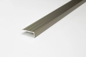 Szögletes utólagos titán eloxált alumínium lépcső profil 10x25mmx0,9m