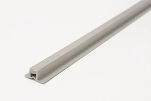 Keskenytalpú sötétszürke PVC dilatációs profil 10mmx2,5m